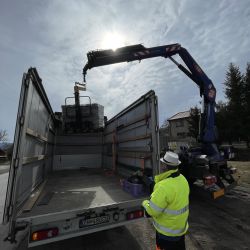 Nakládka z vrchu (zatrávňovacie dlažby)  - JKSpedTrans